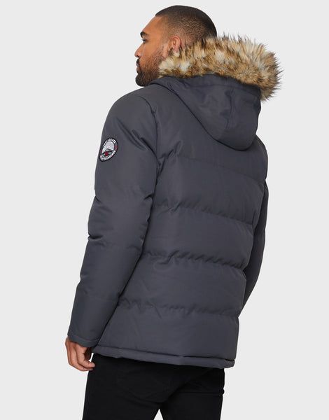 Embrace the Cold Season with Plus Size Winter Outfits