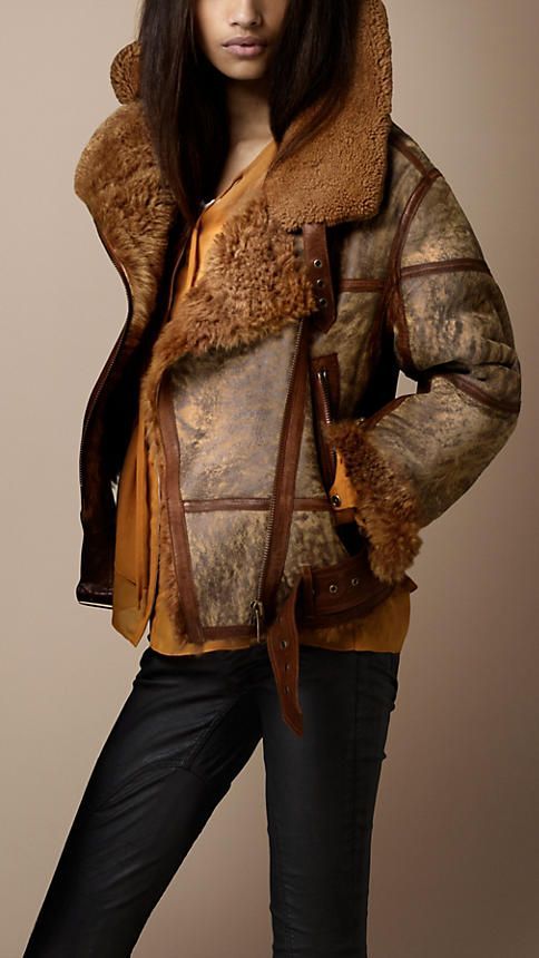 New Style Bomber Shearling Leather Jacket Women 2025, Women Leather Jacket Trends 2025